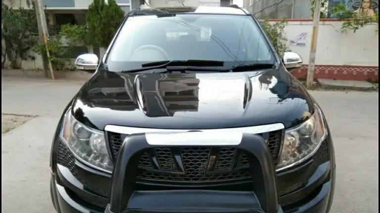Mahindra XUV500 W6 2015
