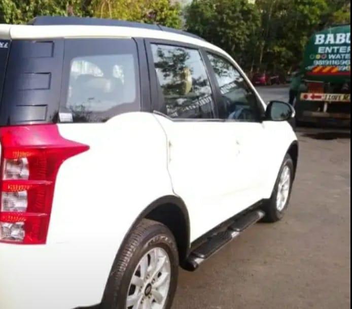 Mahindra XUV500 W10 2016