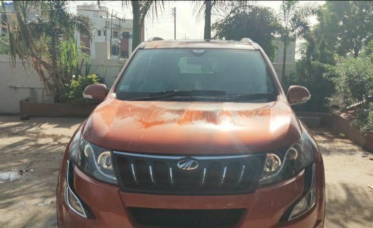 Mahindra XUV500 W6 2015