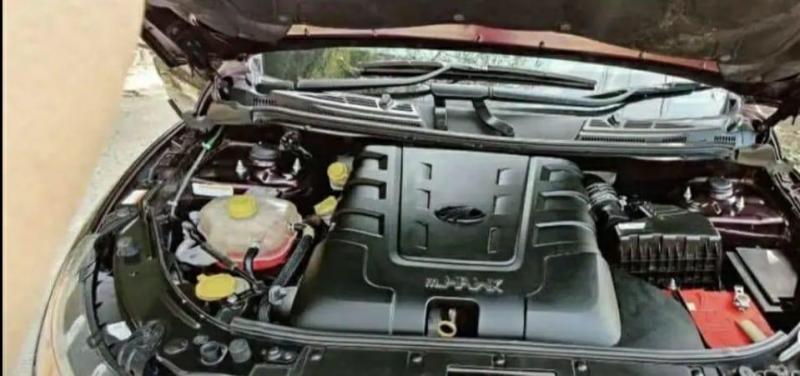 Mahindra XUV500 W10 2016