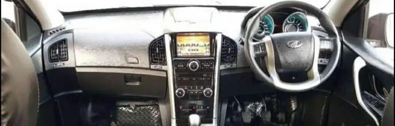 Mahindra XUV500 W10 2016