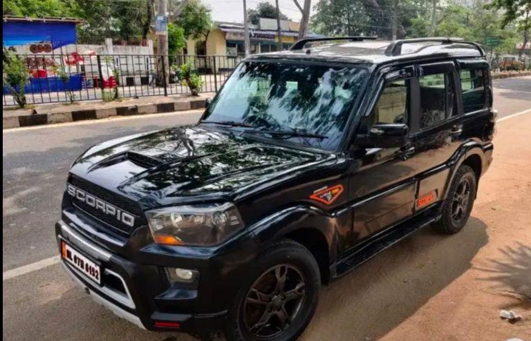 Mahindra Scorpio S10 2017