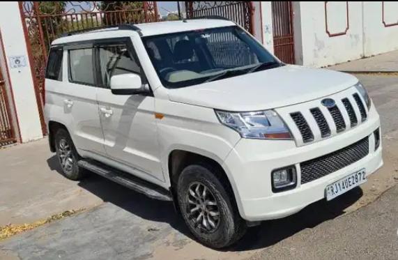 Mahindra TUV300 T8 2015