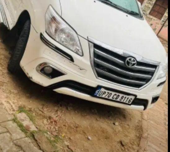 Toyota Innova 2.0 VX 2013