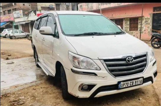 Toyota Innova 2.0 VX 2013
