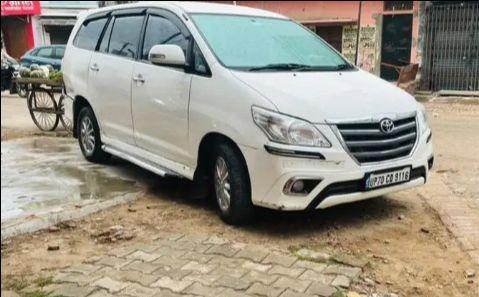 Toyota Innova 2.0 VX 2013