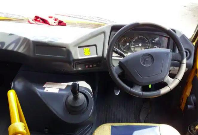 Force Traveller 26 SEATER 2016