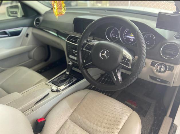Mercedes-Benz C-Class 220 CDI AT 2012