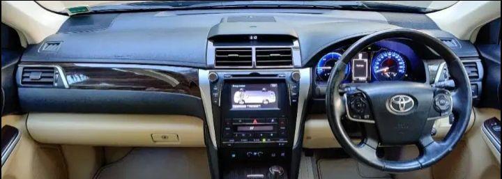 Toyota Camry Hybrid 2015