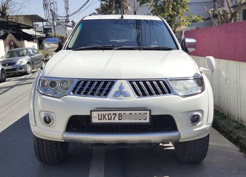Mitsubishi Pajero Sport 4x4 MT 2012