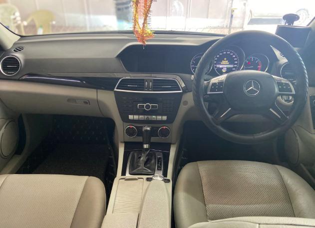 Mercedes-Benz C-Class 220 CDI AT 2012