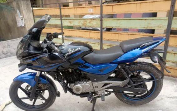 Bajaj Pulsar 220F 2016