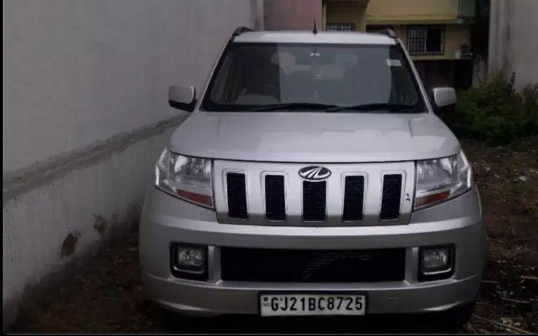 Mahindra TUV300 T8 mHAWK100 2017