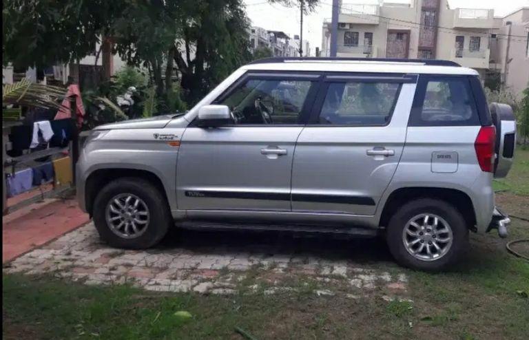 Mahindra TUV300 T8 mHAWK100 2017