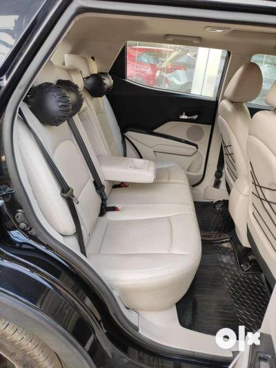 Mahindra XUV300 W8 (O) Diesel 2019