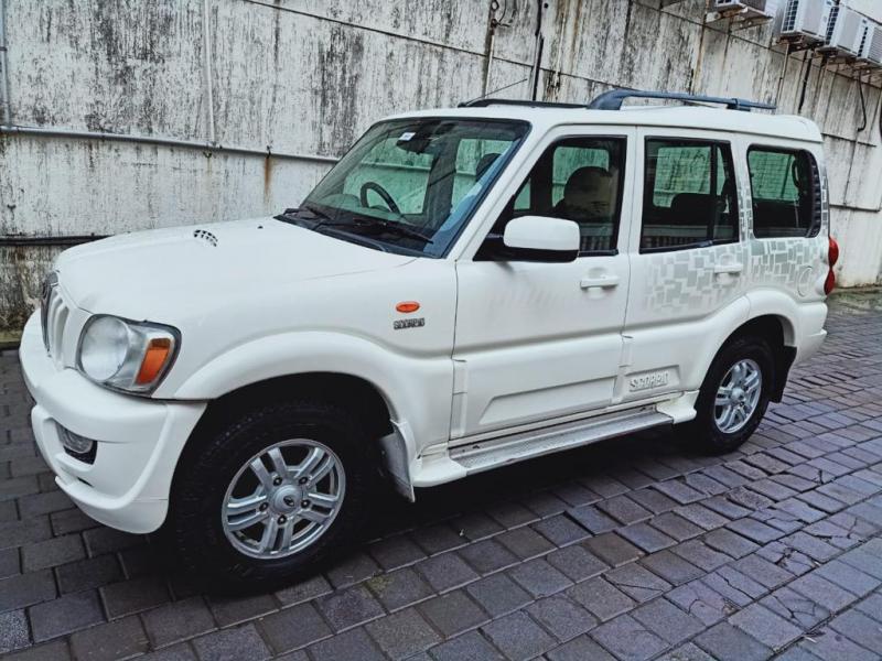 Mahindra Scorpio VLX 2WD AIRBAG BS IV 2013