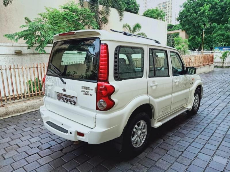 Mahindra Scorpio VLX 2WD AIRBAG BS IV 2013