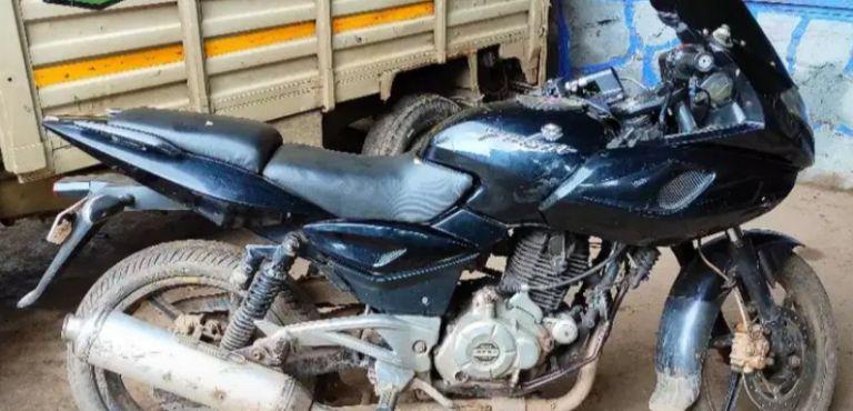 Bajaj Pulsar 220cc 2012