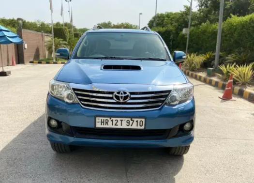 Toyota Fortuner 3.0 4x2 MT 2012