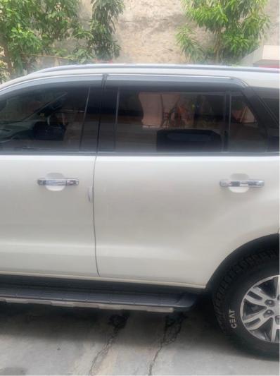 Ford Endeavour Titanium 3.2 4x4 AT 2016