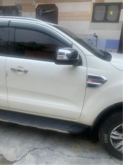 Ford Endeavour Titanium 3.2 4x4 AT 2016