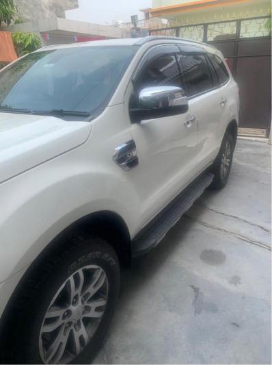 Ford Endeavour Titanium 3.2 4x4 AT 2016