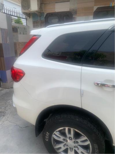 Ford Endeavour Titanium 3.2 4x4 AT 2016