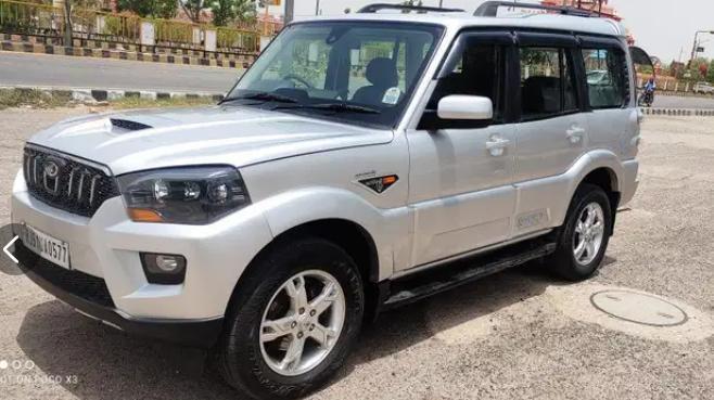 Mahindra Scorpio S10 2016