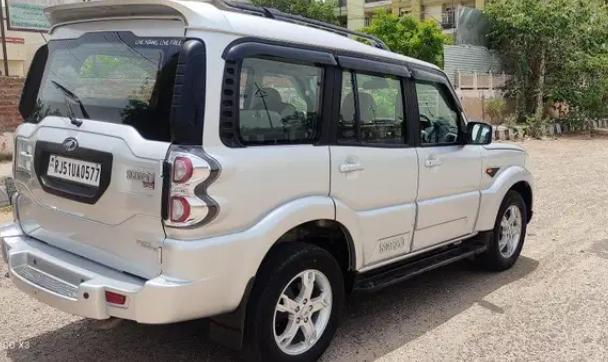 Mahindra Scorpio S10 2016
