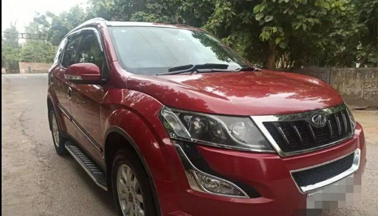 Mahindra XUV500 W10 2015