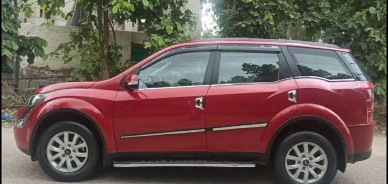 Mahindra XUV500 W10 2015