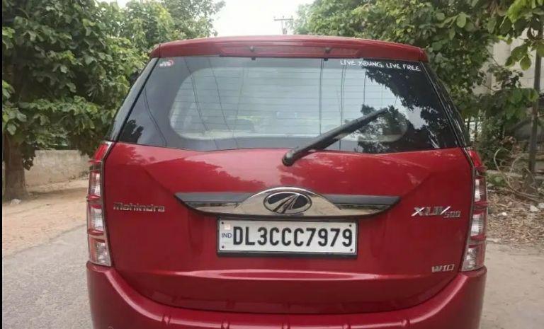 Mahindra XUV500 W10 2015