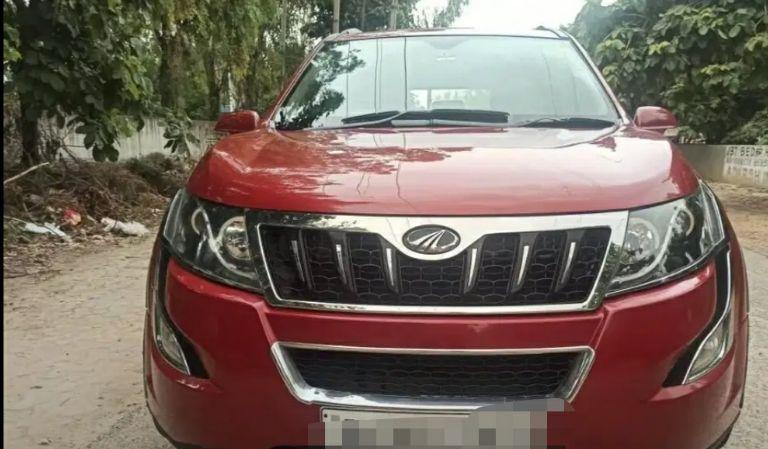 Mahindra XUV500 W10 2015