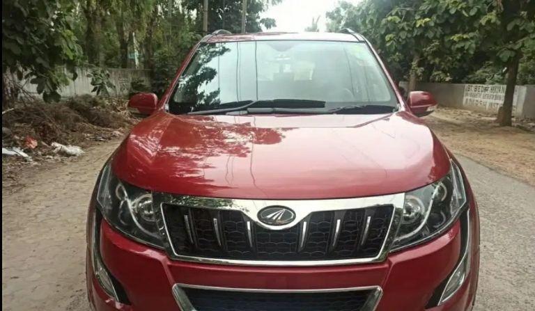 Mahindra XUV500 W10 2015