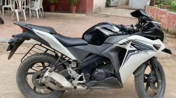 Honda CBR 150R 150cc 2013
