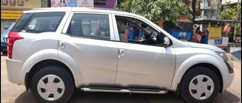 Mahindra XUV500 W8 2016