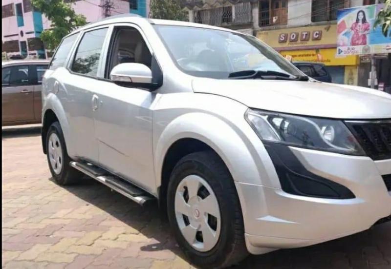 Mahindra XUV500 W8 2016