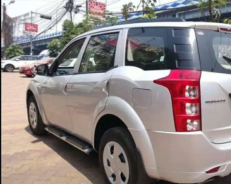 Mahindra XUV500 W8 2016