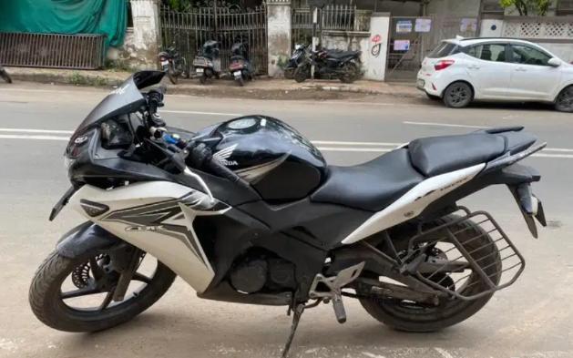 Honda CBR 150R 150cc 2013