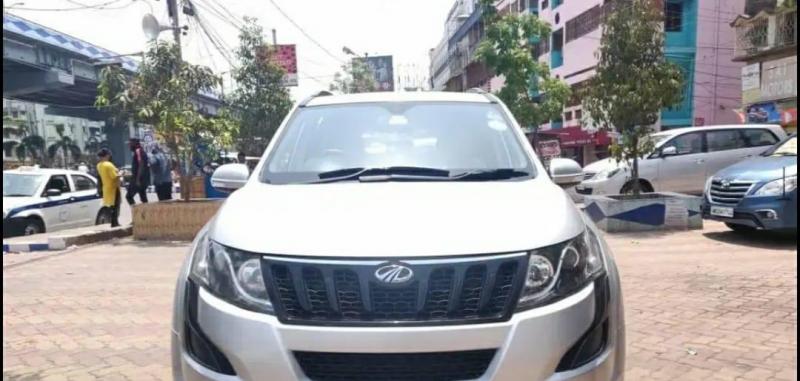 Mahindra XUV500 W8 2016