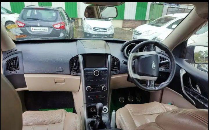 Mahindra XUV500 W10 2016