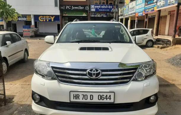 Toyota Fortuner 3.0 4X4 MT 2013