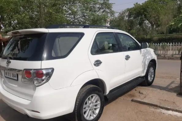 Toyota Fortuner 3.0 4X4 MT 2013
