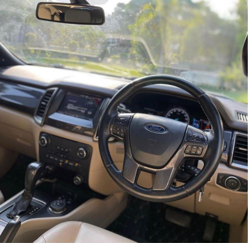 Ford Endeavour Titanium 3.2 4x4 AT 2016