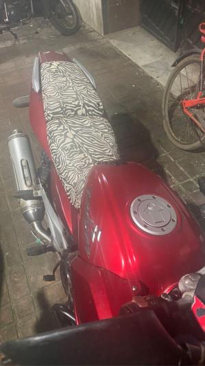 Bajaj Pulsar 220cc 2011