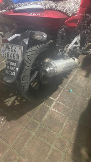 Bajaj Pulsar 220cc 2011