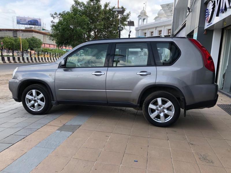 Nissan X-Trail SLX AT 2011