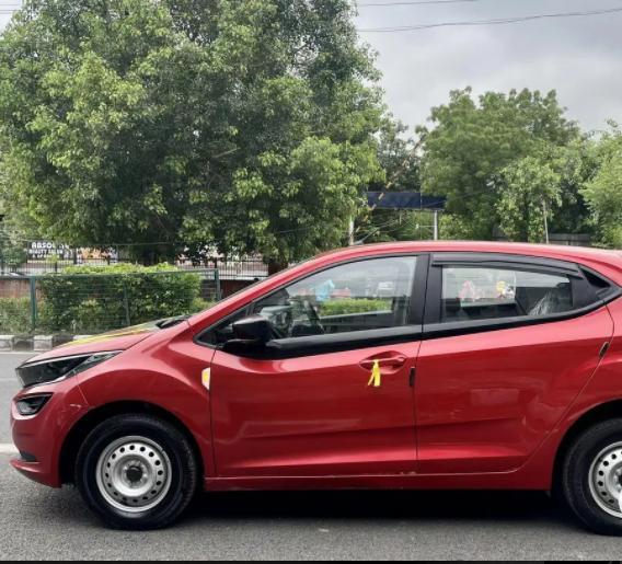 Tata Altroz XE Petrol 2020
