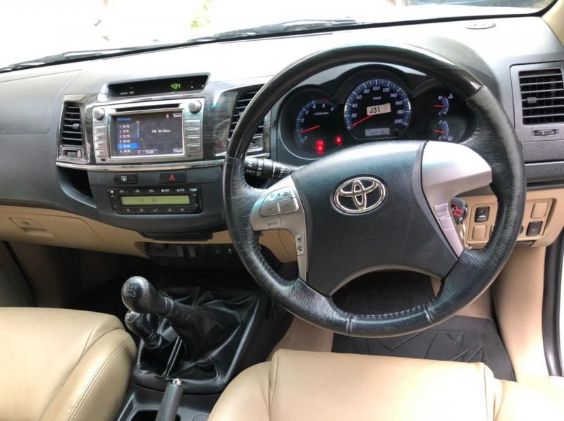 Toyota Fortuner 3.0 4X4 MT 2014