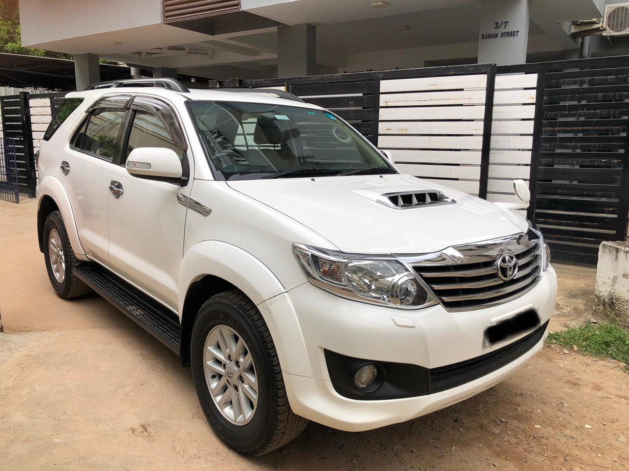 Toyota Fortuner 3.0 4X4 MT 2014